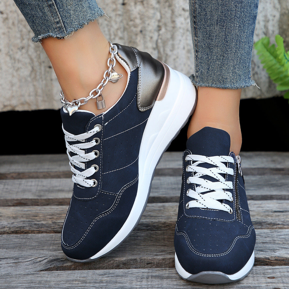 Versatile Fashion Sneakers with Contrast Panels Fashion Lace-up Sneakers Women Cozy Tinck-soled Sports Shoes