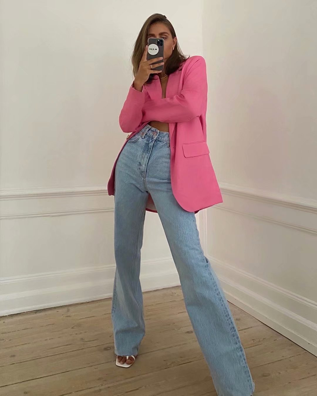 Straight-Cut Light Wash Jeans – Easy Cool Girl Fit Light color retro high waist jeans women new style