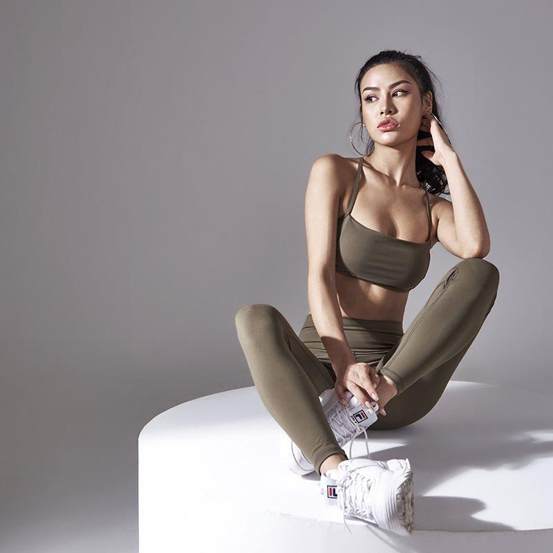 Figure-Hugging Sports Bra / Cami Top & Ankle Length Leggings Yoga suit two-piece suit