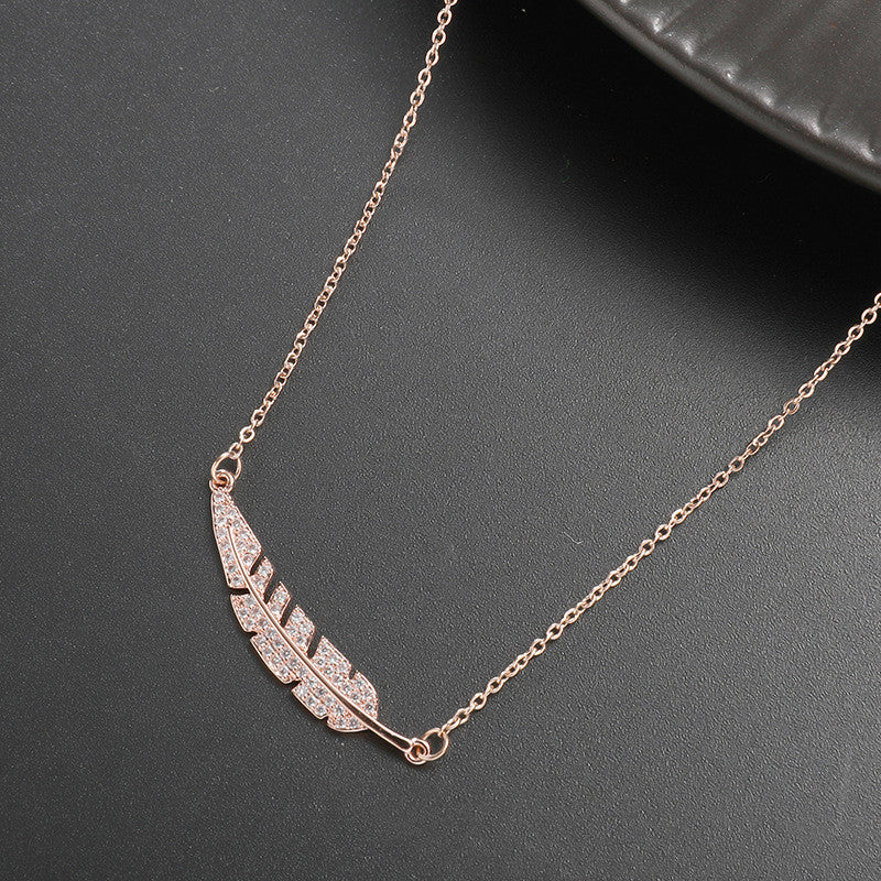 Rose Gold Feather Pendant Necklace with Pave Crystals European And American Fashion Accessories Feather Necklace