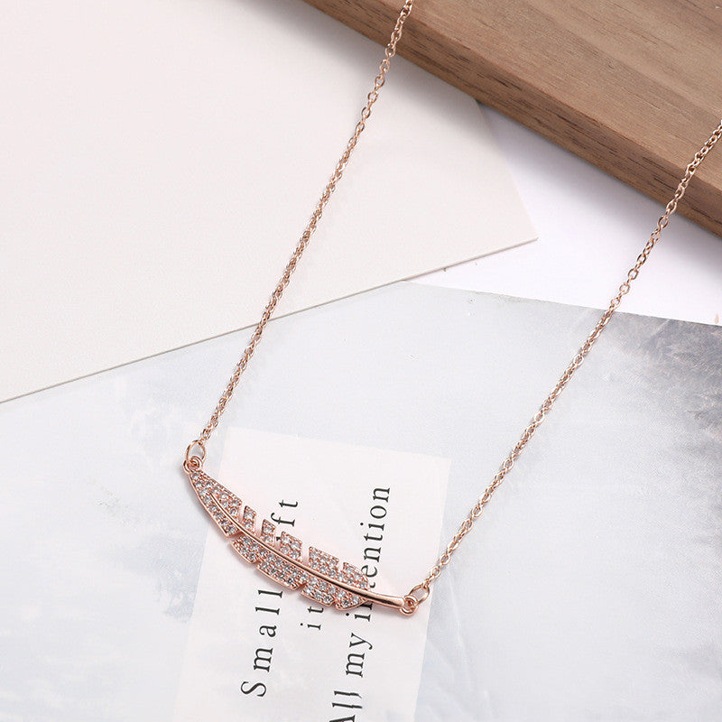 Rose Gold Feather Pendant Necklace with Pave Crystals European And American Fashion Accessories Feather Necklace
