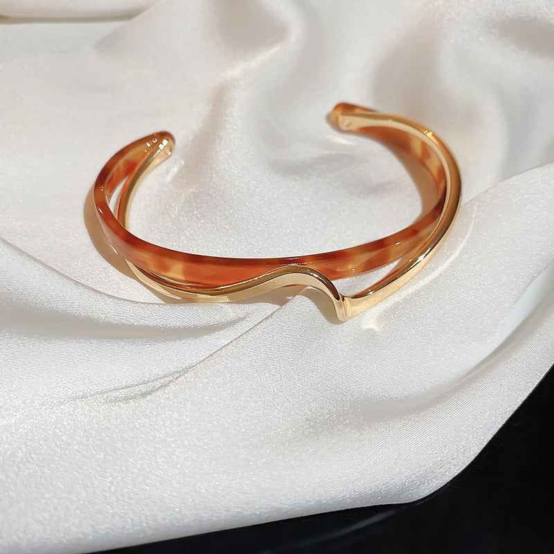 Modern Abstract Wave Cuff Bracelet - Minimalist Statement Metal White Shellfish Plate Bracelet For Women 2 Layers Design Light Luxury Female Fashion Jewelry Gifts