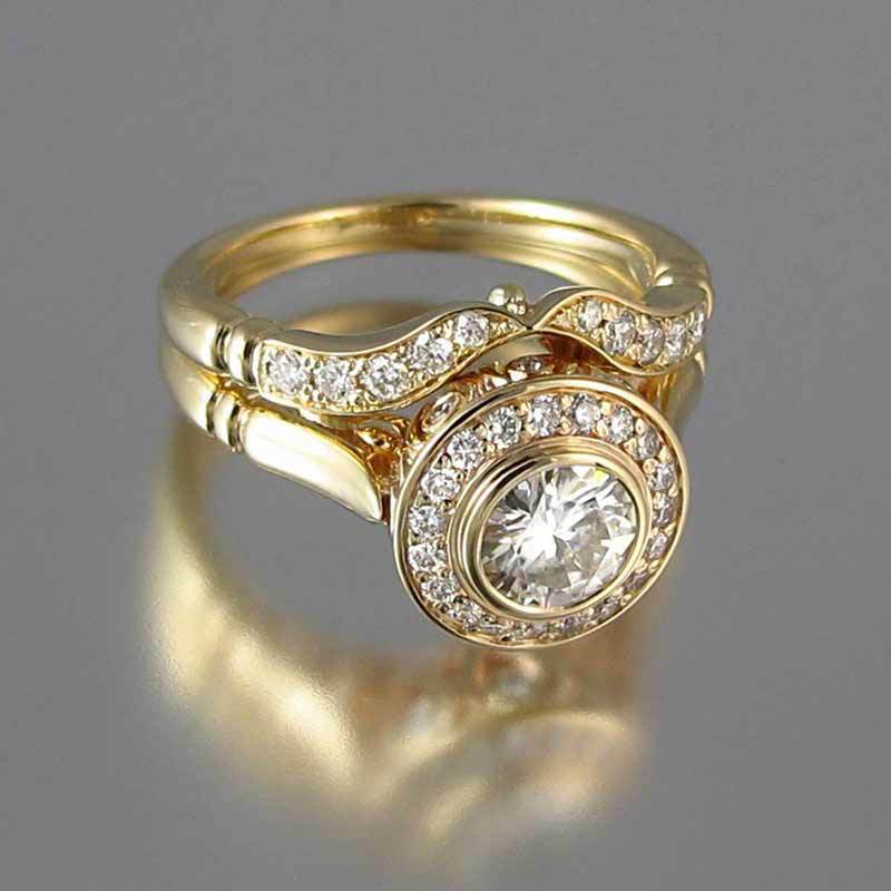 Dazzling Gold Halo Engagement Ring & Wedding Band Set Gold Exquisite Micro-inlaid Ring Set