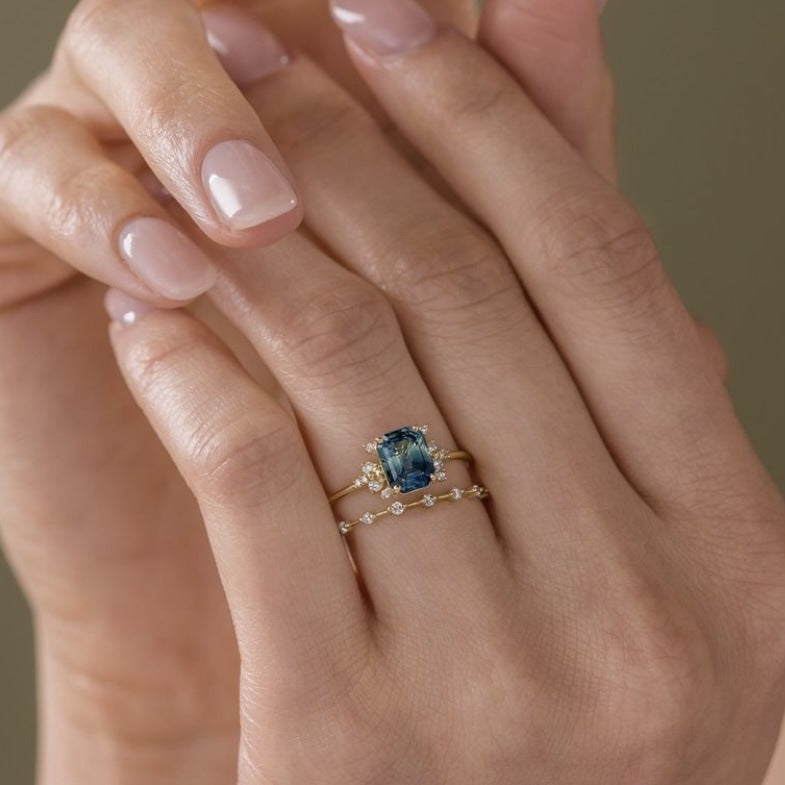 Luxurious Emerald Cut Sapphire Blue Gemstone Ring with Crystal Accents Simple Fashionable Dark Blue Zircon Ring Ornament