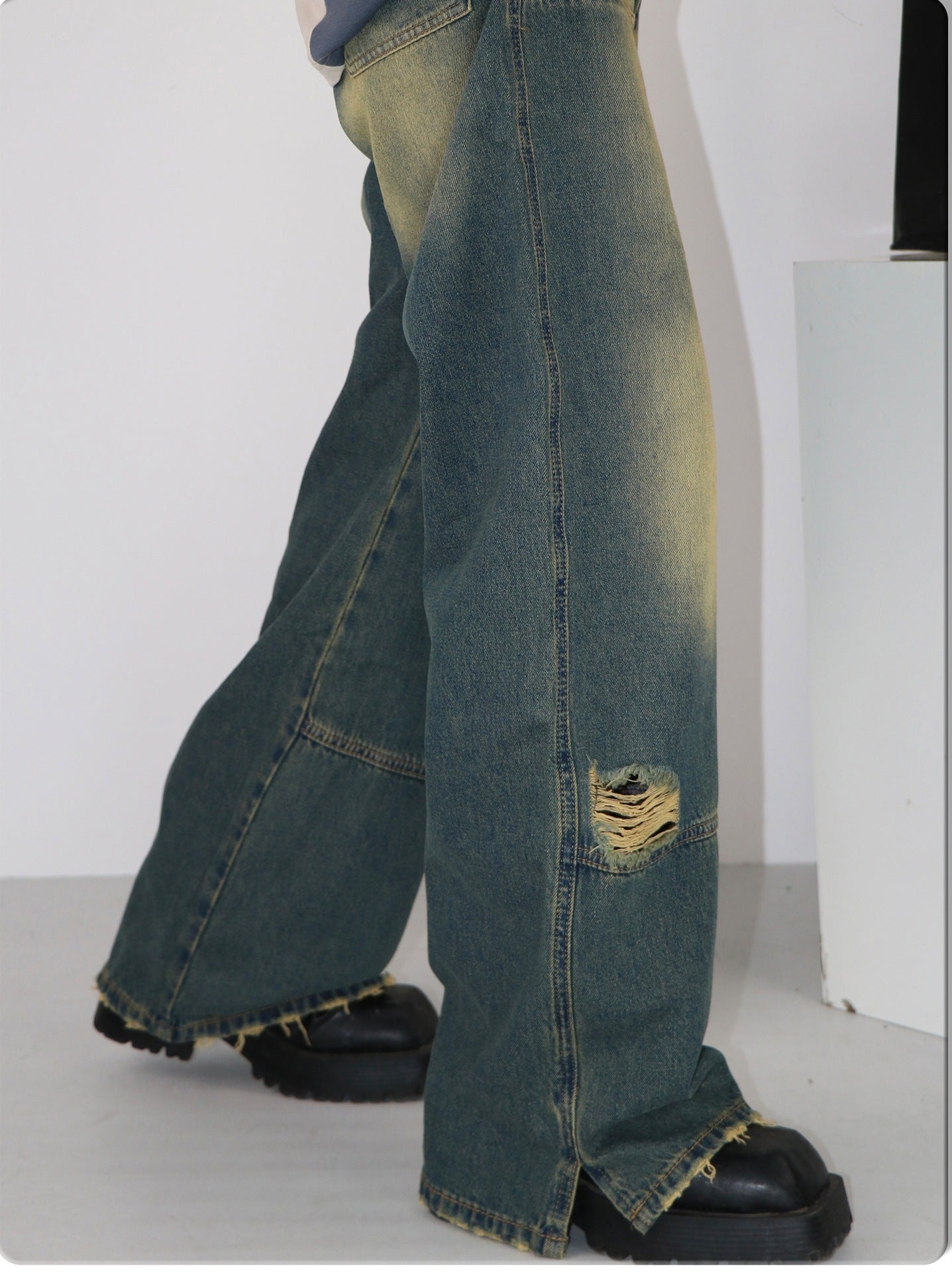 Washed Wide-Leg Distressed Jeans – Vintage Streetwear Y2K Denim Pants Loose Casual American Retro Worn Jeans Men And Women