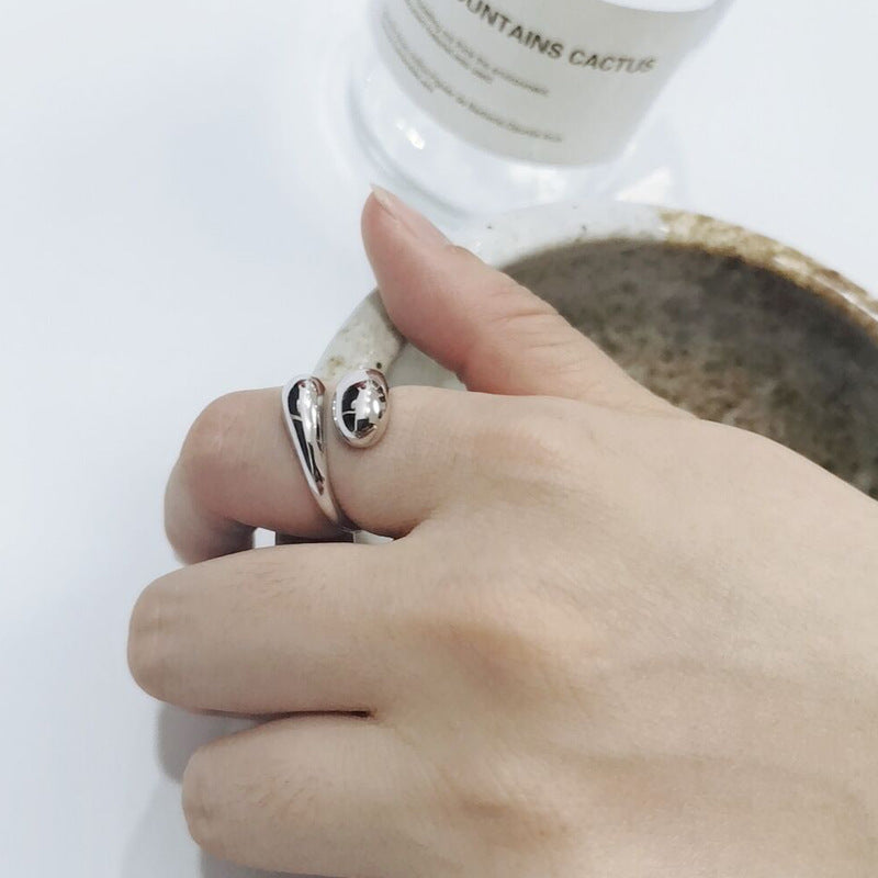 Elegant Twist Drop Ring | Contemporary Everyday Jewelry Cora Gold Ring