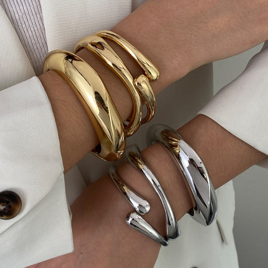Exaggerated Metal Glossy Surface Bracelet For Women's