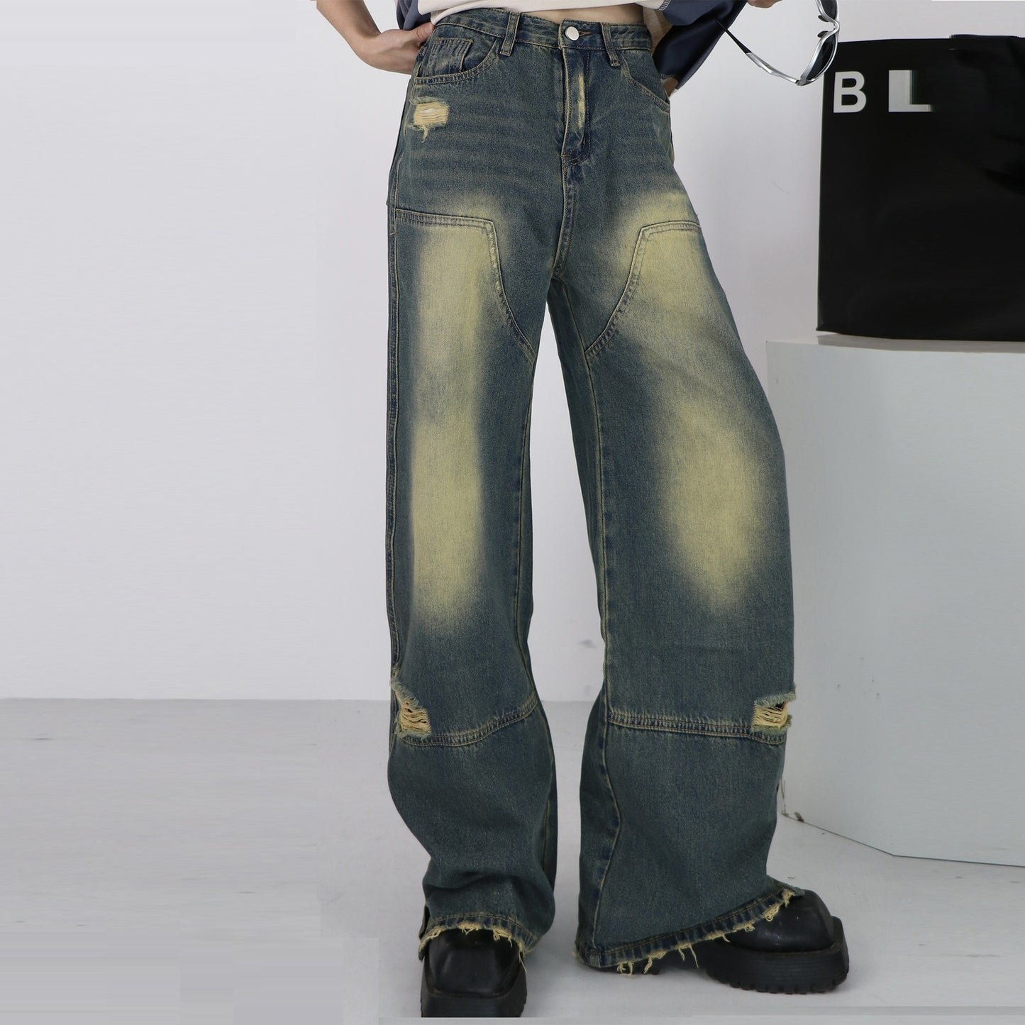 Washed Wide-Leg Distressed Jeans – Vintage Streetwear Y2K Denim Pants Loose Casual American Retro Worn Jeans Men And Women