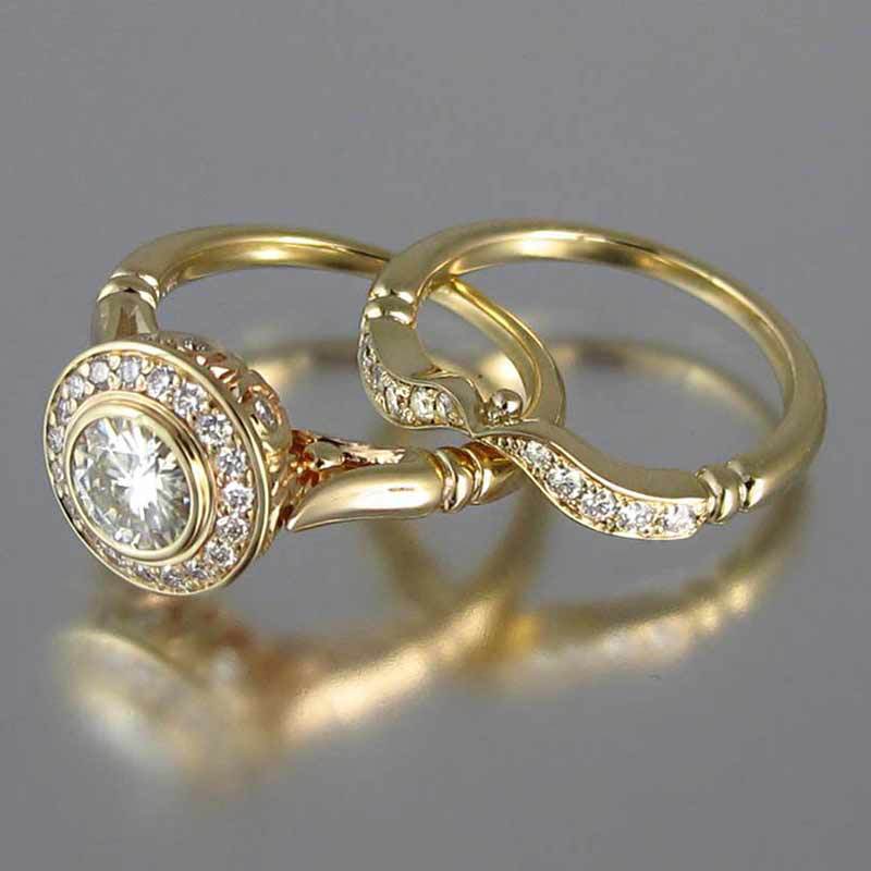 Dazzling Gold Halo Engagement Ring & Wedding Band Set Gold Exquisite Micro-inlaid Ring Set