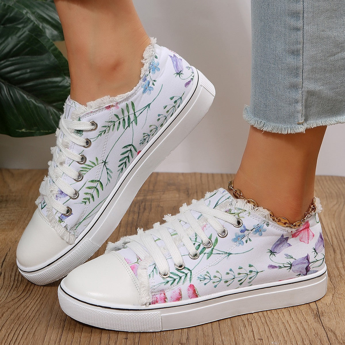 Floral Print Canvas Sneakers Casual Flat Canvas Shoes Flowers Lace-up Flowers Print Loafers Women Walking Shoes