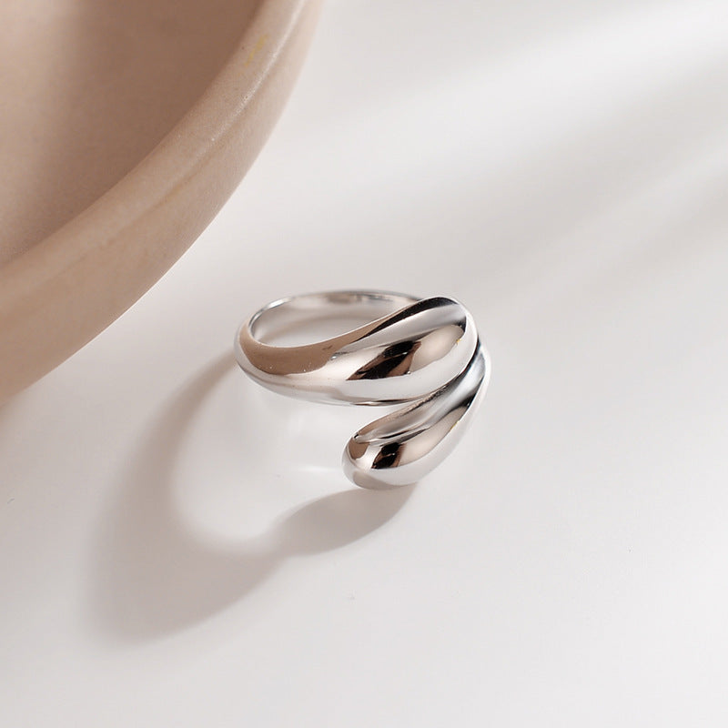 Elegant Twist Drop Ring | Contemporary Everyday Jewelry Cora Gold Ring